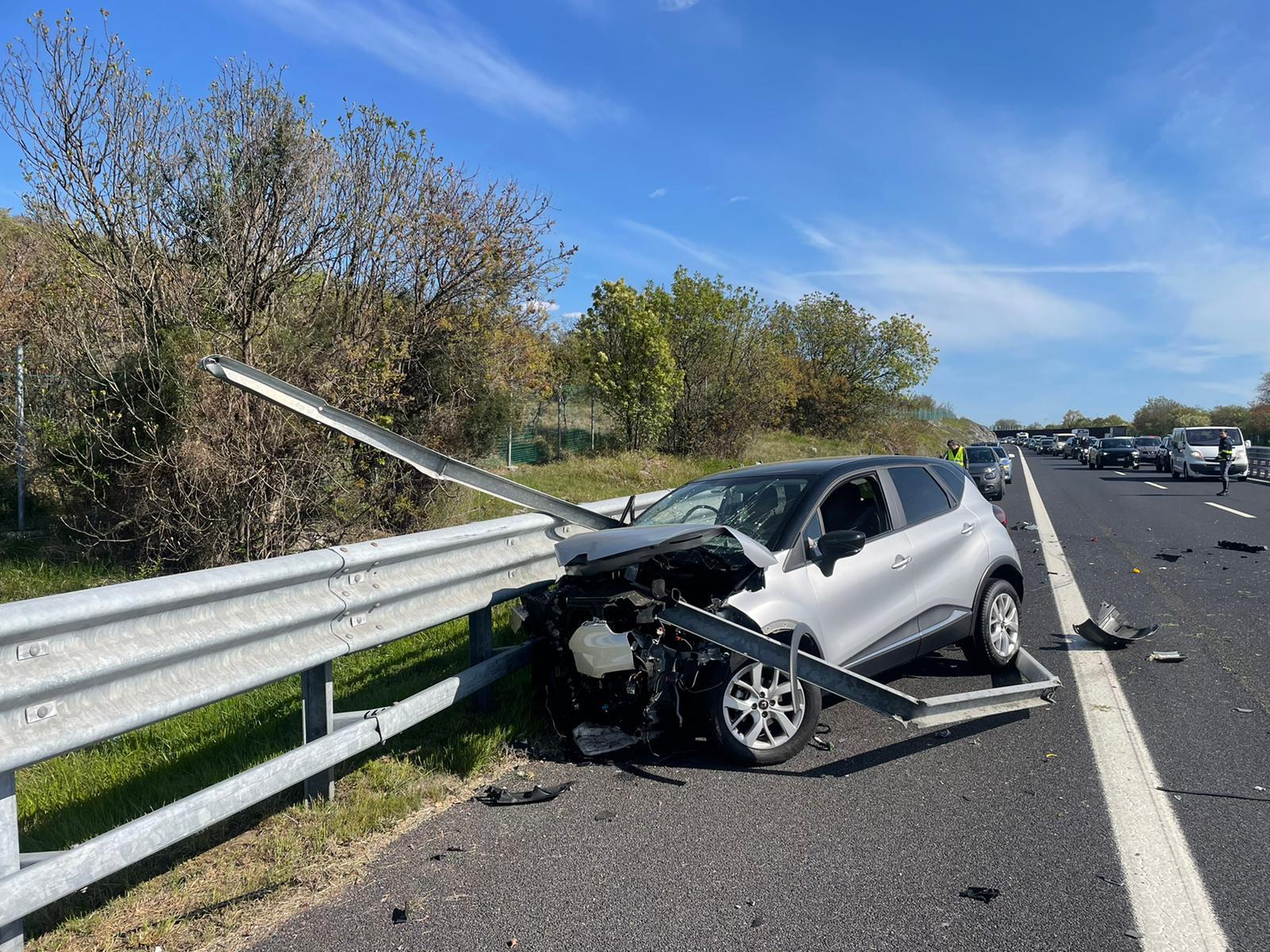 Immagine per Auto contro il guardrail dell'A4, ferita un'anziana di Monfalcone